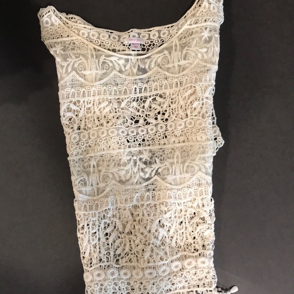 Top - Picture 3 of 4